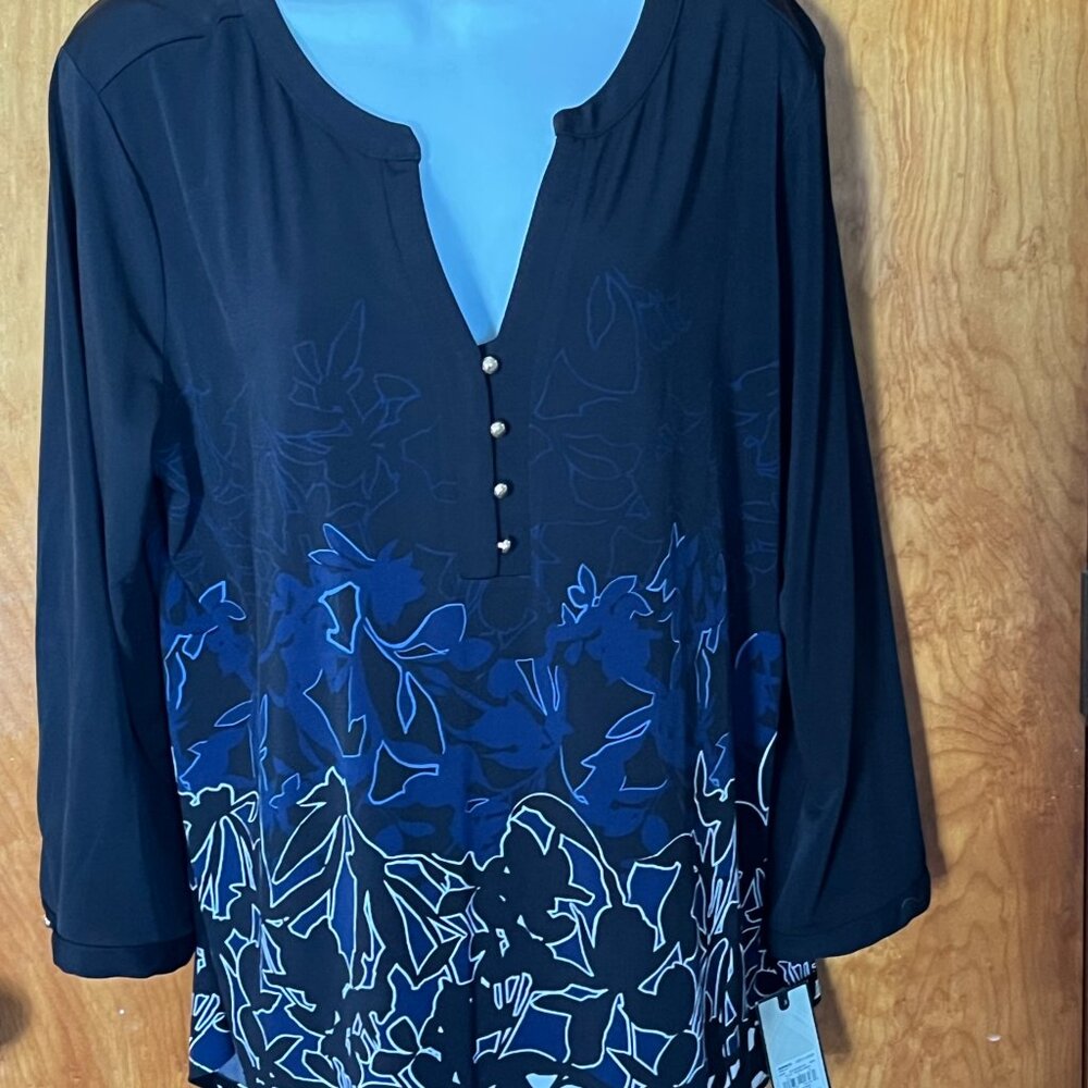 NWT Dana Buchman Beautiful black with artsy blue &  outline flowers Blouse - XL